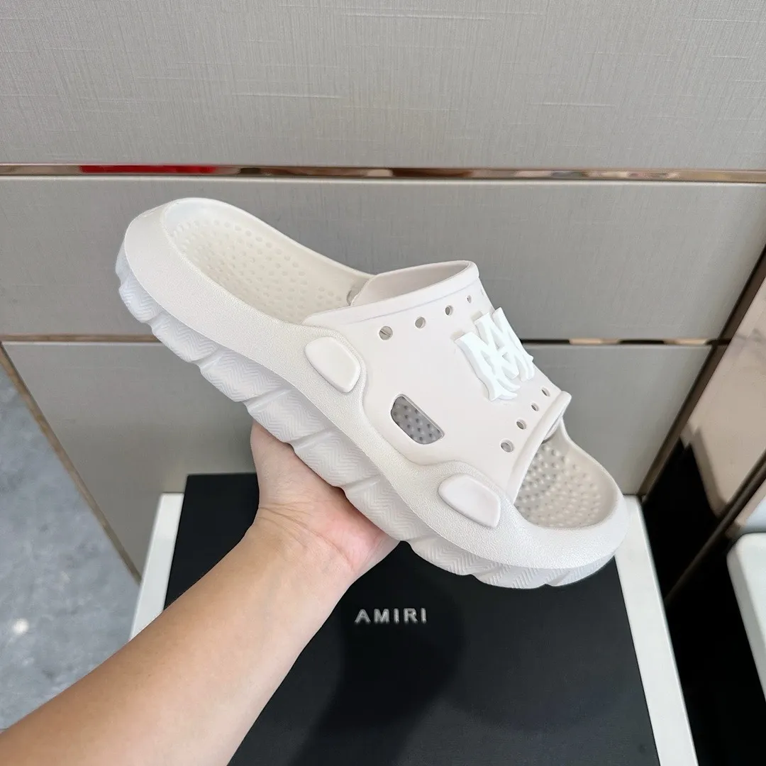 Men's shoes 💰P320💰amiri high-end boutique luxury slippers, 1:1 high-end quality, casual and sunny, loose and comfortable, the highest version of high-quality boutique, a must-have in summer! Code number: 39--46